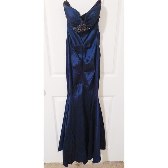 Formal Dress - Picture 1 of 2